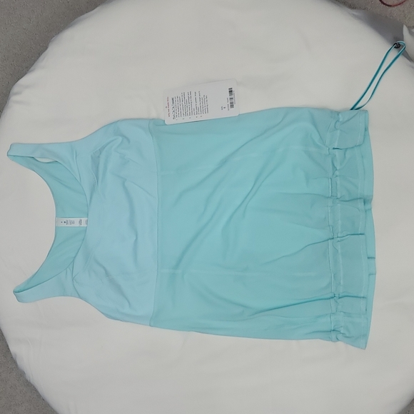 Lululemon run Tata topper in aquamarine size 8 bnwt - Picture 6 of 8